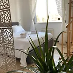 Апартаменти Relax & Comfort Redona 8 Oasis Near Centre