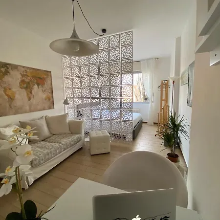 Relax & Comfort Redona 8 Oasis Near Centre Апартаменти