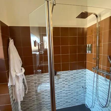 Relax & Comfort Redona 8 Oasis Near Centre