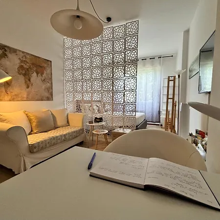 Relax & Comfort Redona 8 Oasis Near Centre